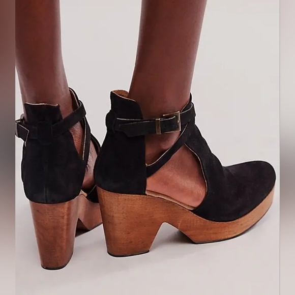 F.P. sz.6.5 (36.5) Cedar Clog Platform Suede - Picture 2 of 14